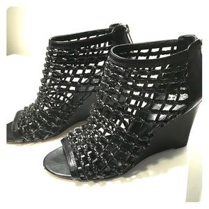 Vince Camuto Size 7M XYA Black Wedge Caged Sandals